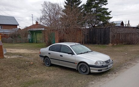 Toyota Avensis III рестайлинг, 2003 год, 480 000 рублей, 2 фотография