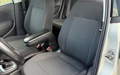 Volkswagen Polo VI (EU Market), 2011 год, 750 000 рублей, 11 фотография