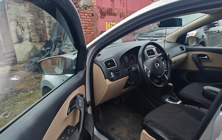 Volkswagen Polo VI (EU Market), 2015 год, 900 000 рублей, 12 фотография