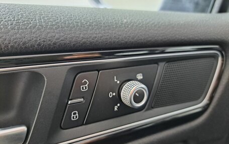 Volkswagen Touareg III, 2017 год, 3 390 000 рублей, 21 фотография