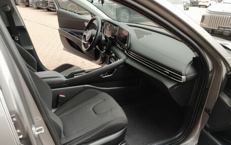 Hyundai Elantra, 2022 год, 2 160 000 рублей, 20 фотография