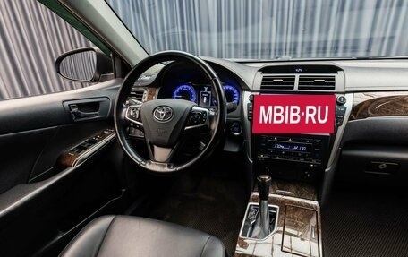 Toyota Camry, 2017 год, 2 299 000 рублей, 11 фотография
