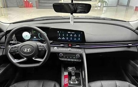 Hyundai Elantra, 2023 год, 1 289 300 рублей, 14 фотография