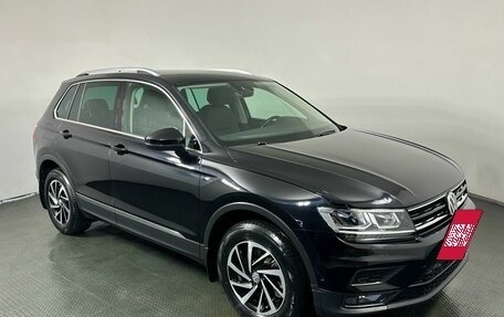 Volkswagen Tiguan II, 2018 год, 3 100 000 рублей, 3 фотография