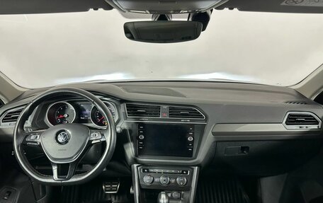 Volkswagen Tiguan II, 2018 год, 3 100 000 рублей, 15 фотография