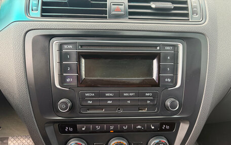 Volkswagen Jetta VI, 2015 год, 1 450 000 рублей, 13 фотография