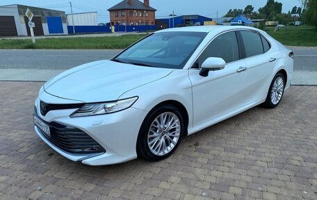 Toyota Camry, 2019 год, 2 690 000 рублей, 3 фотография