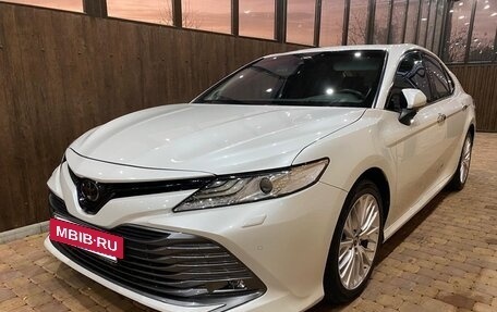 Toyota Camry, 2019 год, 2 690 000 рублей, 4 фотография