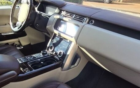 Land Rover Range Rover IV рестайлинг, 2015 год, 9 900 000 рублей, 5 фотография