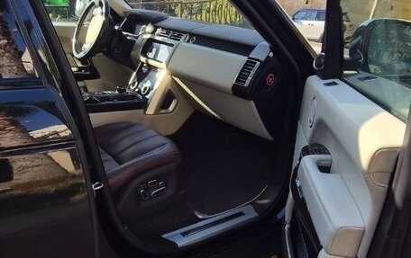Land Rover Range Rover IV рестайлинг, 2015 год, 9 900 000 рублей, 4 фотография