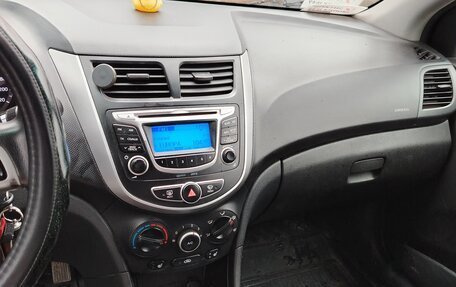 Hyundai Solaris II рестайлинг, 2014 год, 600 000 рублей, 12 фотография