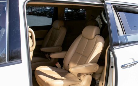 KIA Carnival III, 2019 год, 3 050 000 рублей, 17 фотография