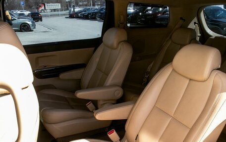 KIA Carnival III, 2019 год, 3 050 000 рублей, 18 фотография