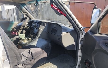 SsangYong Istana, 2001 год, 350 000 рублей, 6 фотография