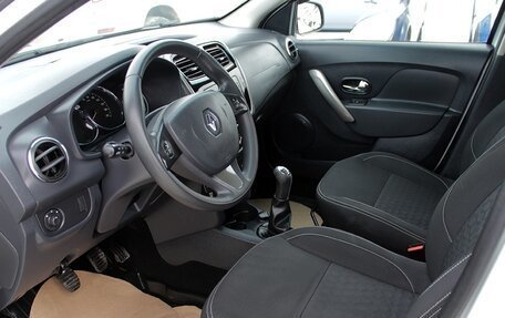 Renault Logan II, 2017 год, 899 000 рублей, 5 фотография