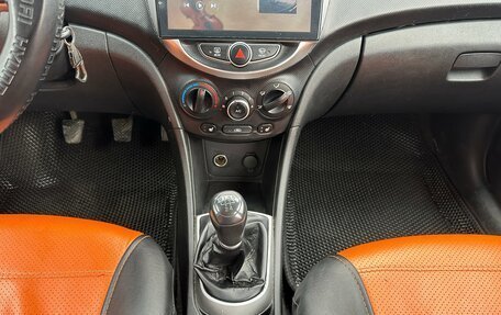 Hyundai Solaris II рестайлинг, 2011 год, 460 000 рублей, 11 фотография