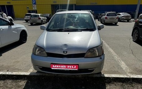 Toyota Platz, 2001 год, 300 000 рублей, 1 фотография