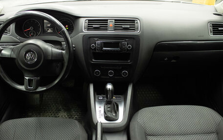 Volkswagen Jetta VI, 2011 год, 999 000 рублей, 9 фотография