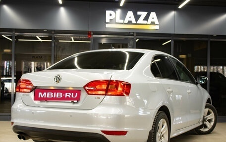 Volkswagen Jetta VI, 2011 год, 999 000 рублей, 6 фотография