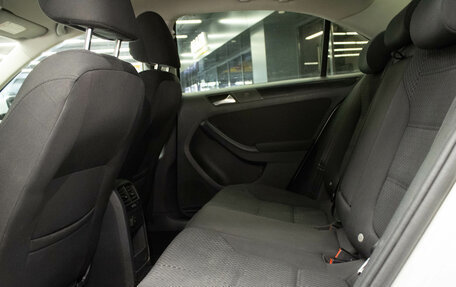 Volkswagen Jetta VI, 2011 год, 999 000 рублей, 12 фотография