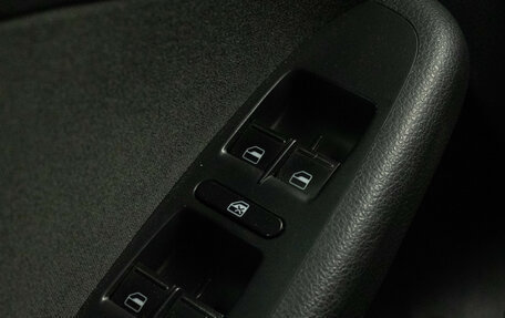 Volkswagen Jetta VI, 2011 год, 999 000 рублей, 14 фотография