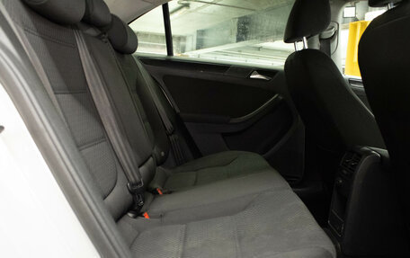 Volkswagen Jetta VI, 2011 год, 999 000 рублей, 13 фотография