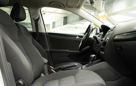 Volkswagen Jetta VI, 2011 год, 999 000 рублей, 11 фотография