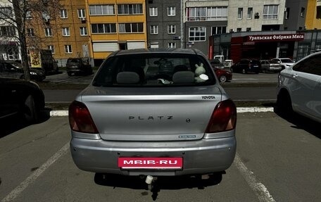 Toyota Platz, 2001 год, 300 000 рублей, 3 фотография