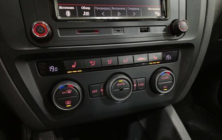 Volkswagen Jetta VI, 2015 год, 1 320 000 рублей, 18 фотография