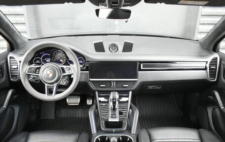 Porsche Cayenne III, 2021 год, 9 990 000 рублей, 14 фотография