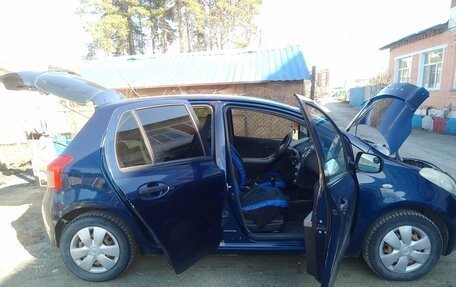 Toyota Yaris III рестайлинг, 2008 год, 650 000 рублей, 1 фотография