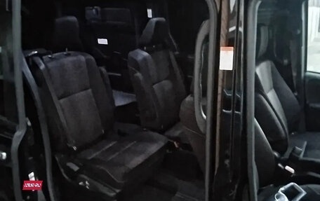 Toyota Voxy III, 2019 год, 2 450 000 рублей, 8 фотография