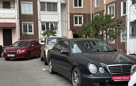 Mercedes-Benz E-Класс, 2001 год, 9 фотография