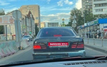 Mercedes-Benz E-Класс, 2001 год, 8 фотография