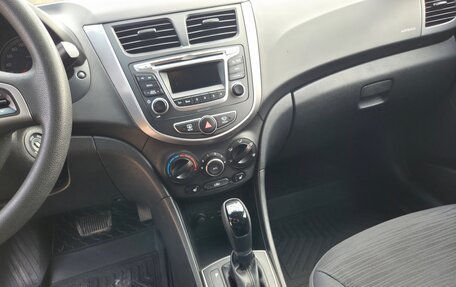 Hyundai Solaris II рестайлинг, 2015 год, 1 090 000 рублей, 14 фотография