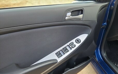 Hyundai Solaris II рестайлинг, 2015 год, 1 090 000 рублей, 11 фотография