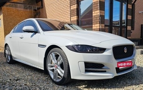 Jaguar XE I рестайлинг, 2019 год, 2 700 000 рублей, 3 фотография