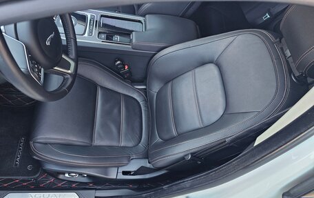 Jaguar XE I рестайлинг, 2019 год, 2 700 000 рублей, 14 фотография