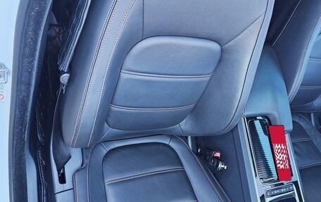 Jaguar XE I рестайлинг, 2019 год, 2 700 000 рублей, 15 фотография