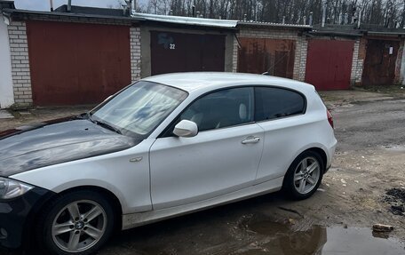 BMW 1 серия, 2010 год, 800 000 рублей, 2 фотография