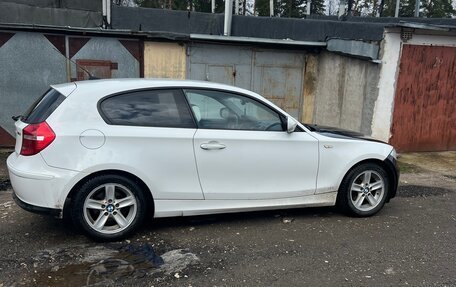 BMW 1 серия, 2010 год, 800 000 рублей, 3 фотография