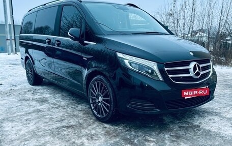 Mercedes-Benz V-Класс, 2014 год, 3 200 000 рублей, 5 фотография