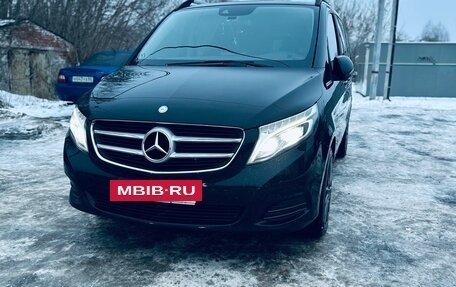 Mercedes-Benz V-Класс, 2014 год, 3 200 000 рублей, 3 фотография