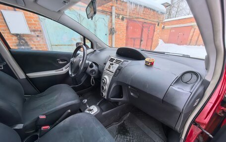 Toyota Yaris III рестайлинг, 2008 год, 500 000 рублей, 4 фотография
