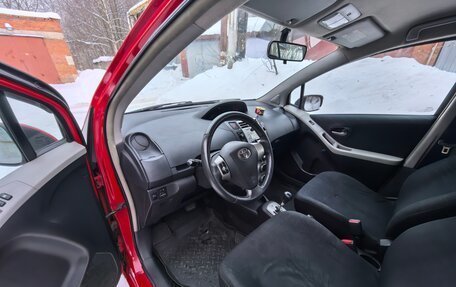 Toyota Yaris III рестайлинг, 2008 год, 500 000 рублей, 8 фотография