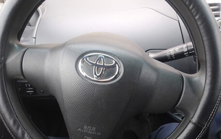 Toyota Yaris III рестайлинг, 2008 год, 650 000 рублей, 10 фотография