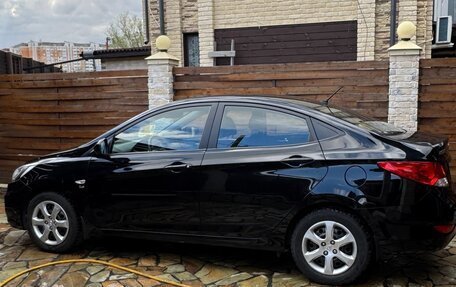 Hyundai Solaris II рестайлинг, 2013 год, 890 000 рублей, 2 фотография