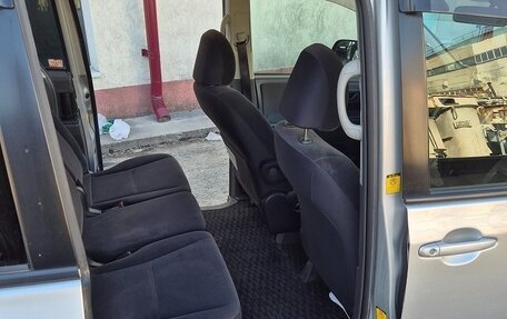 Toyota Voxy II, 2009 год, 1 100 000 рублей, 10 фотография