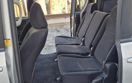 Toyota Voxy II, 2009 год, 1 100 000 рублей, 9 фотография