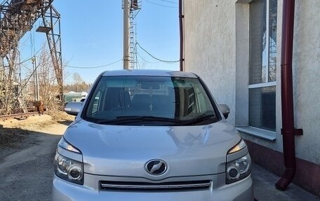Toyota Voxy II, 2009 год, 1 100 000 рублей, 2 фотография